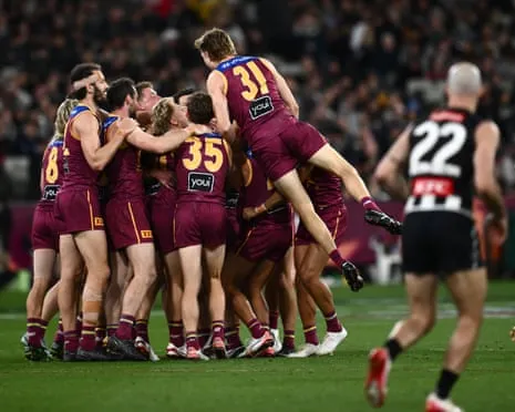 Brisbane Crush Collingwood to Secure Championship Showdown Against Geelong